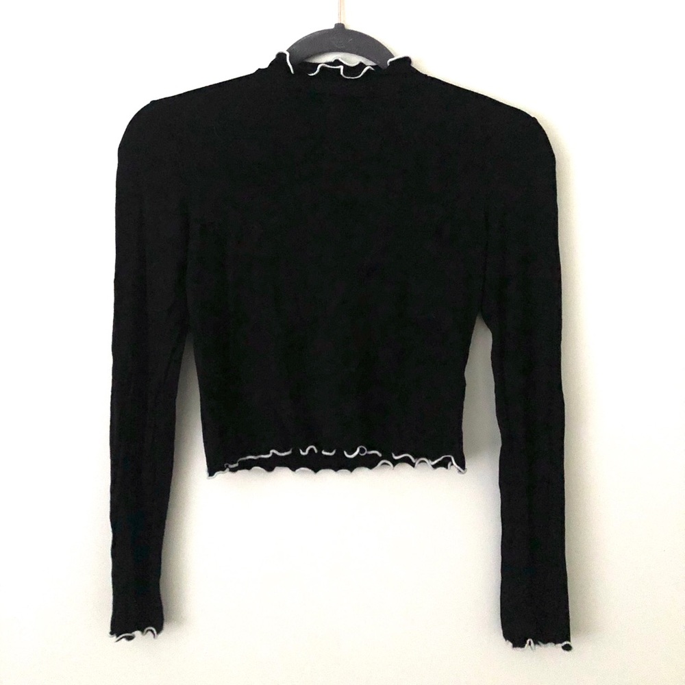 Long sleeved crop top